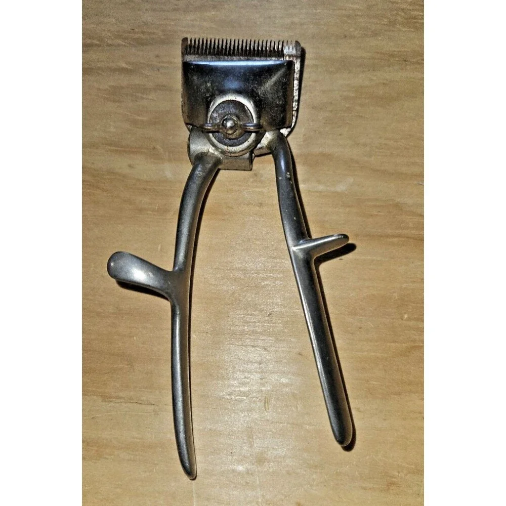 Vintage Oster Model 105 Hand Hair Clippers Antique Barber Tool Made in USA